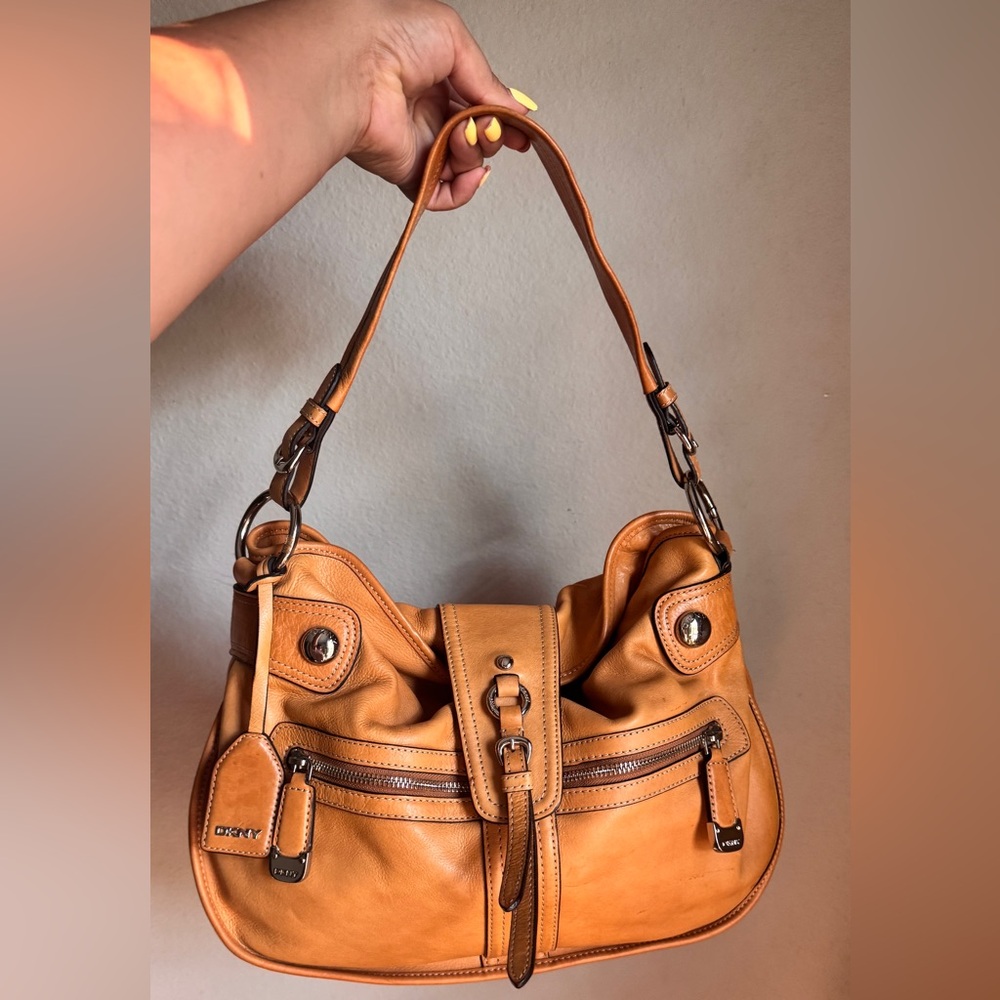Y2K DKNY chestnut leather shoulder bag